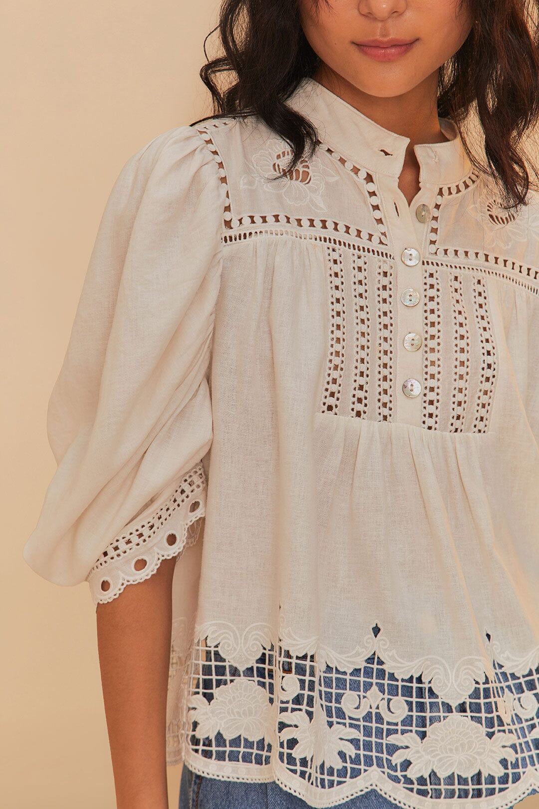 Off-White Romantic Richelieu LENZING™ ECOVERO™ Euroflax™ Blouse | FARM Rio