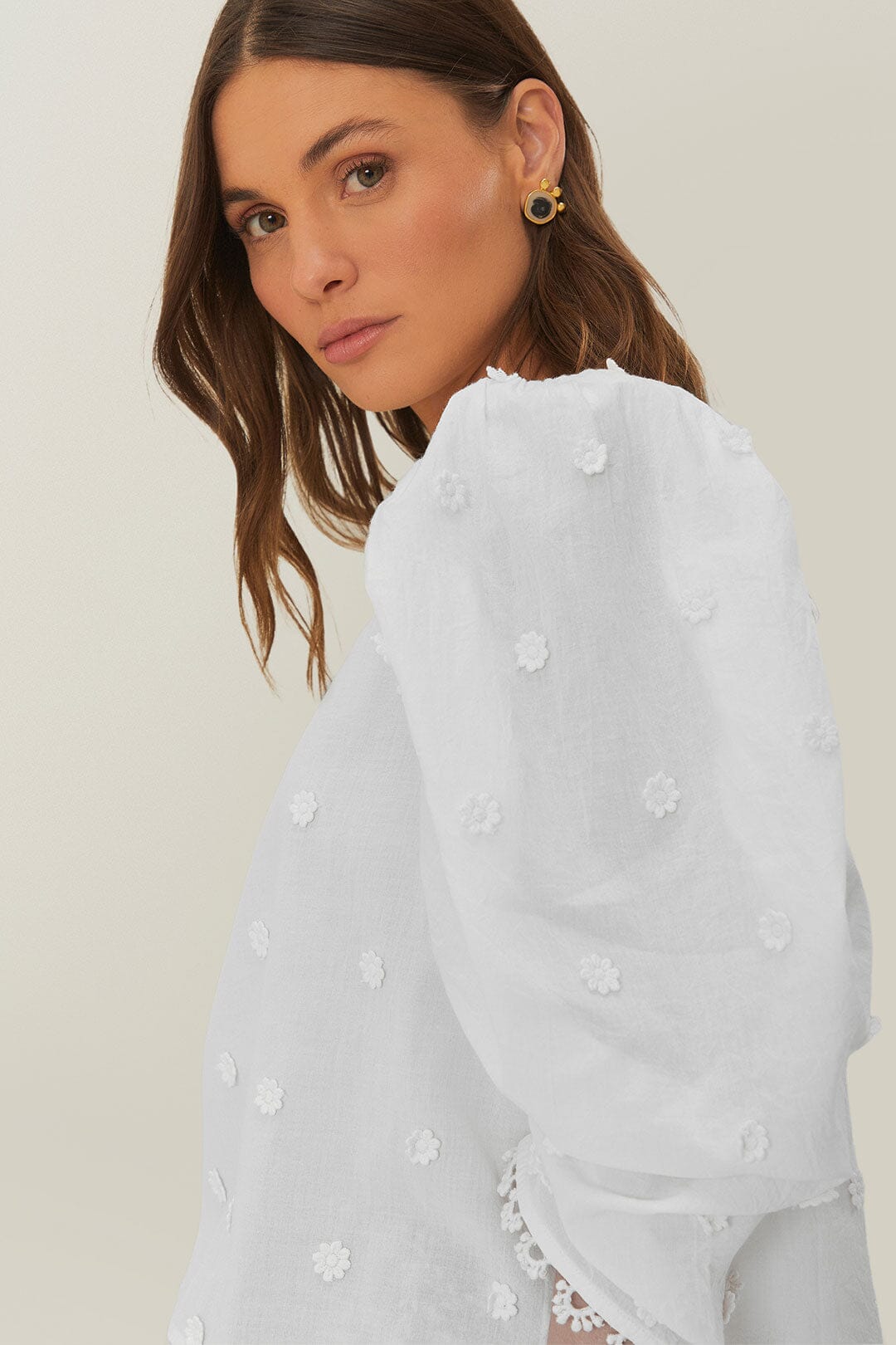Off-White 3D Flowers Blouse | FARM Rio Discount