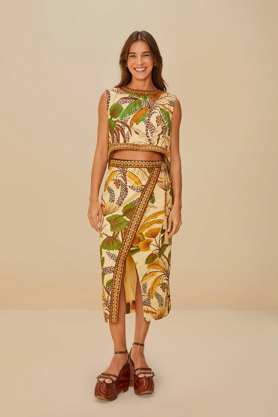 Sand Foliage Sketch LENZING™ ECOVERO™ Euroflax™ Blouse | FARM Rio Outlet