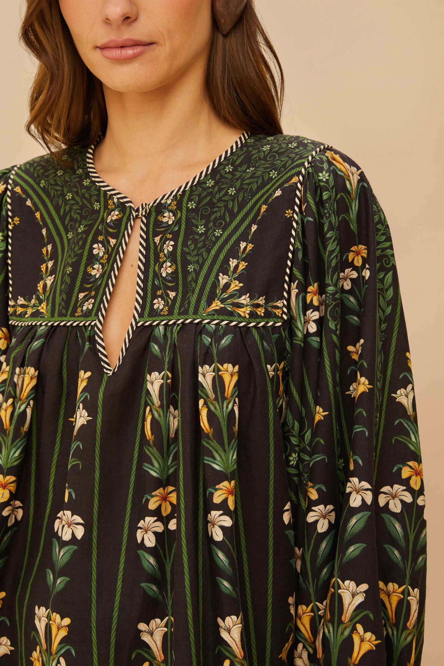 Black Flowers Arch LENZING™ ECOVERO™ Euroflax™ Blouse | FARM Rio For Sale