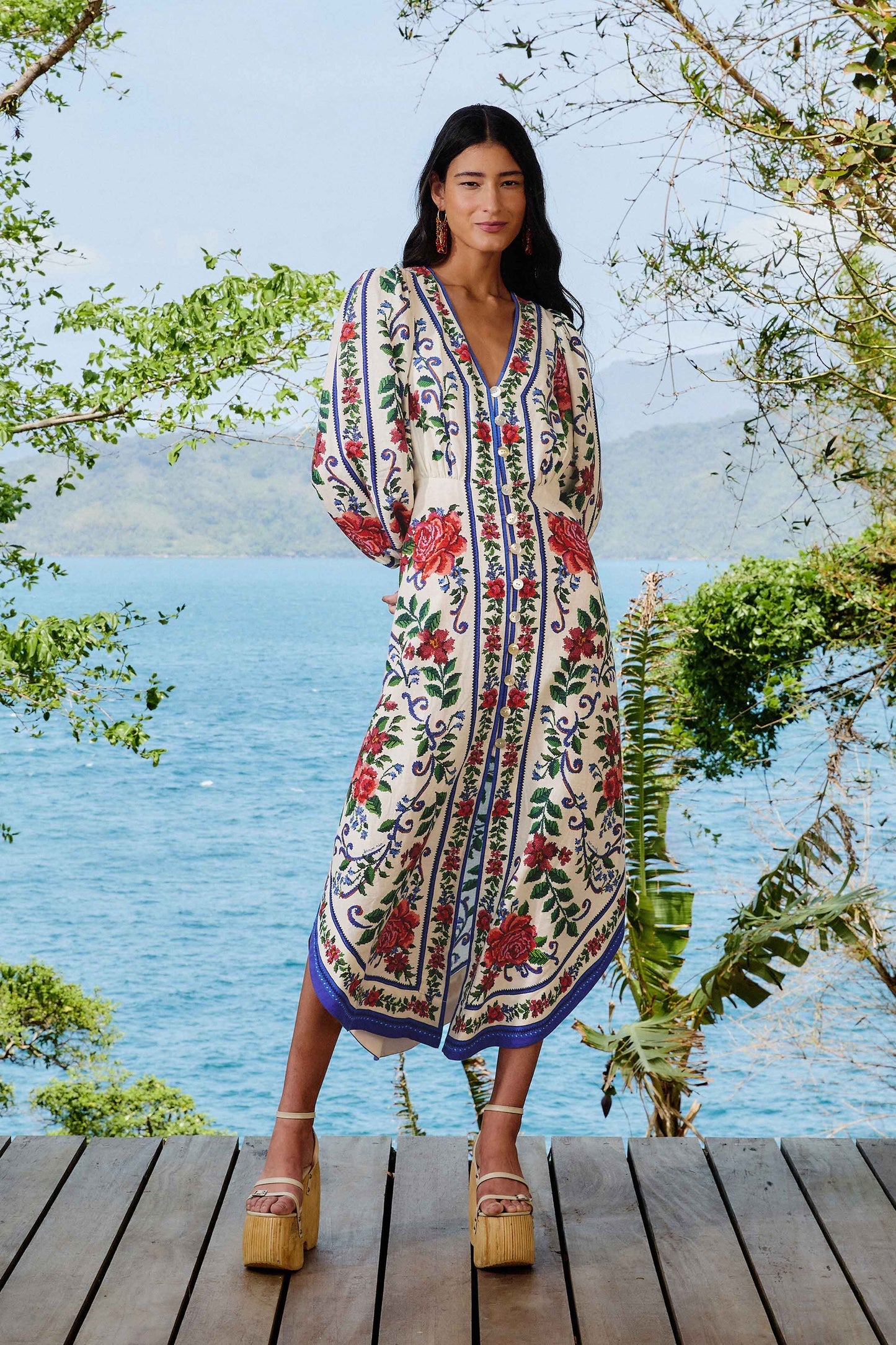 Off-White Flower Tapestry LENZING™ ECOVERO™ Euroflax™ Maxi Dress | FARM Rio For Sale