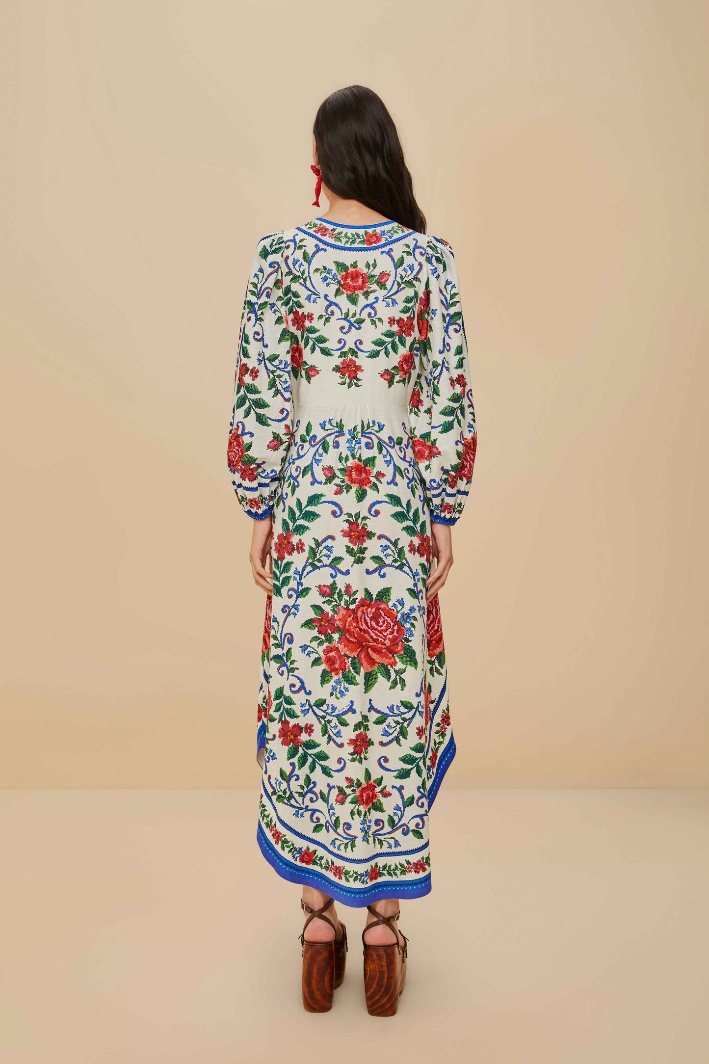Off-White Flower Tapestry LENZING™ ECOVERO™ Euroflax™ Maxi Dress | FARM Rio For Sale
