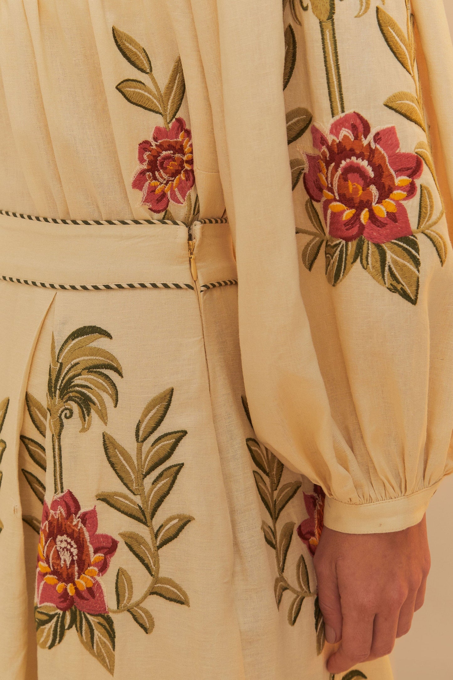 Sand Tropical Flower Embroidered LENZING™ ECOVERO™ Euroflax™ Maxi Skir | FARM Rio