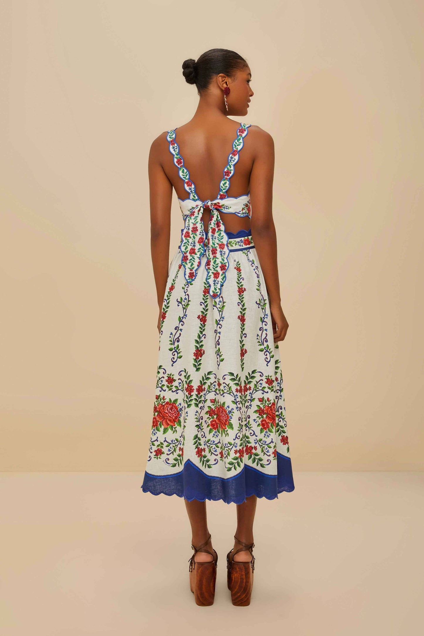 Off-White Flower Tapestry LENZING™ ECOVERO™ Euroflax™ Midi Skirt | FARM Rio US