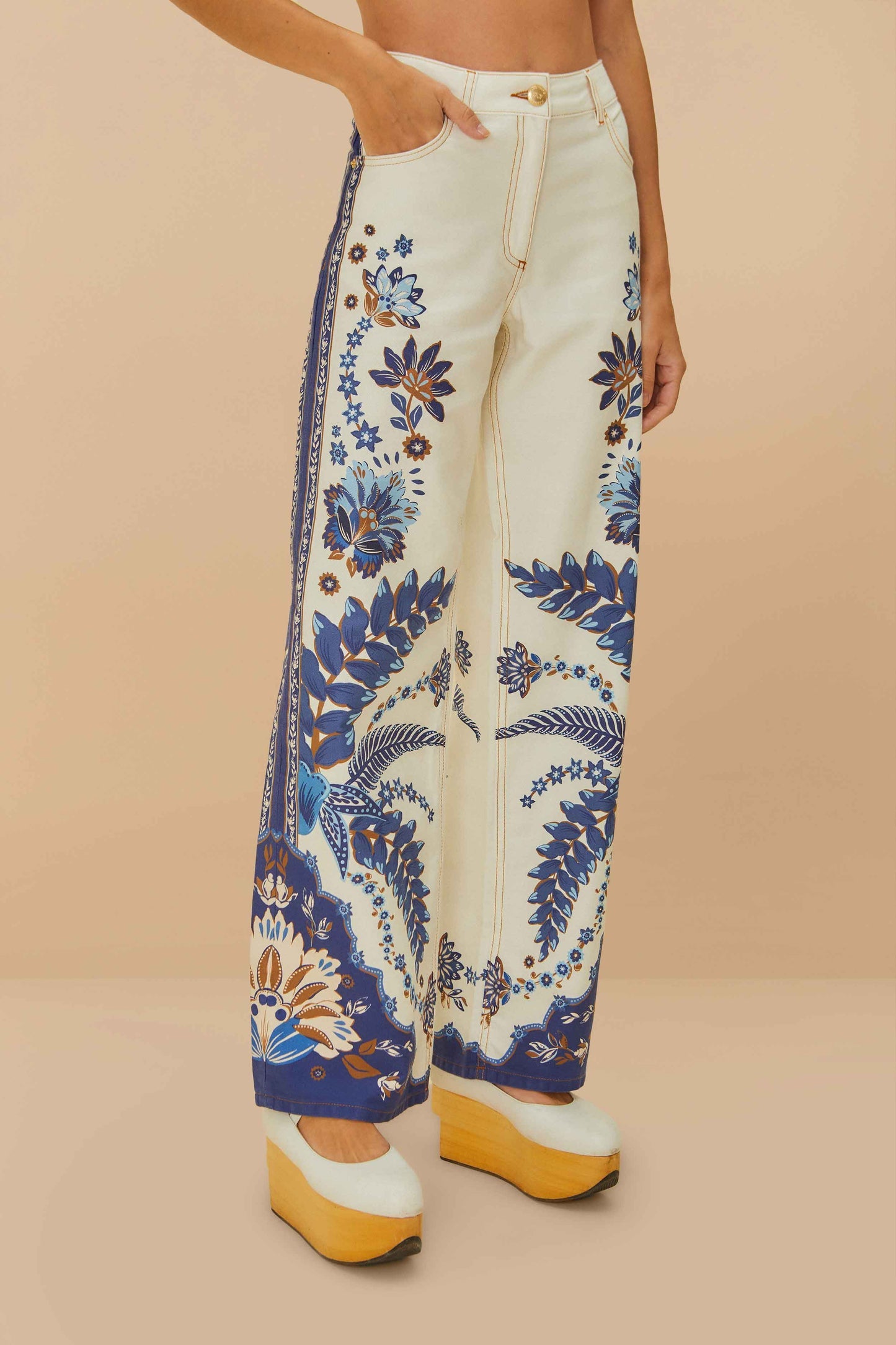 Off-White Encanto Tropical Pants | FARM Rio Online