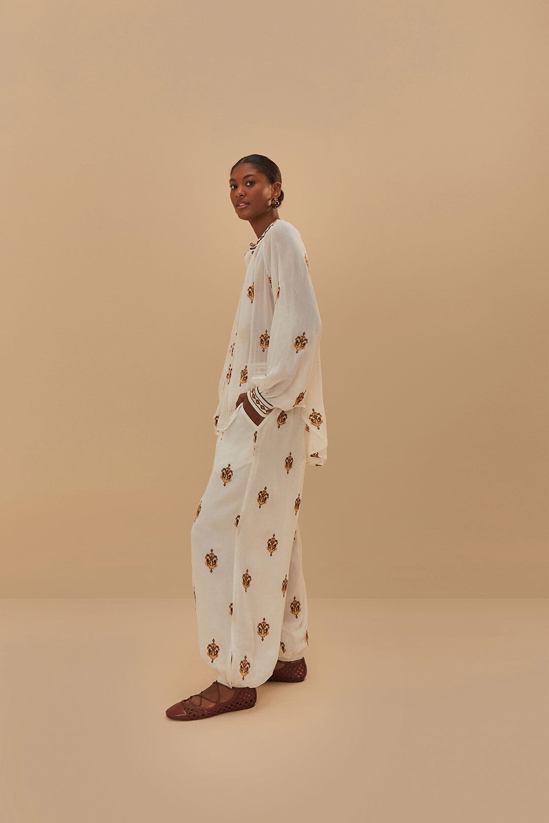 Off-White Anchor Tapestry Embroidered Pants | FARM Rio Online