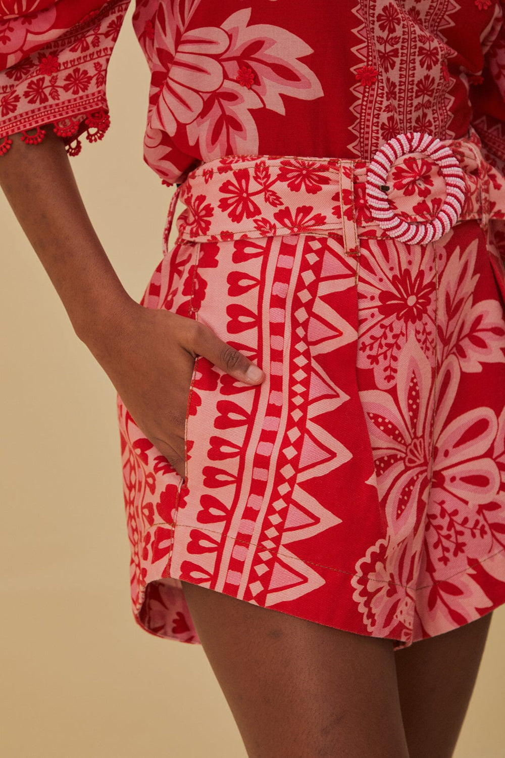 Flora Tapestry Red Shorts | FARM Rio US